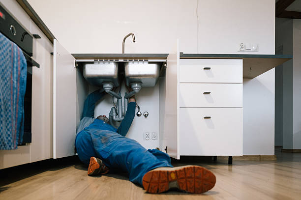Professional Leak Detection technician working in Welches, OR